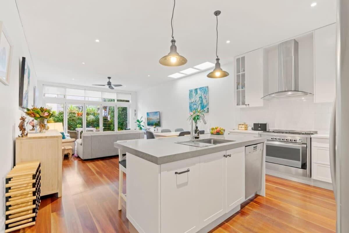 Bright Home In Trendy Newtown Close To The Park Sydney Esterno foto